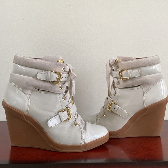 Michael Kors Wedge Ankle Bootie 6.5M - Picture 3 of 9